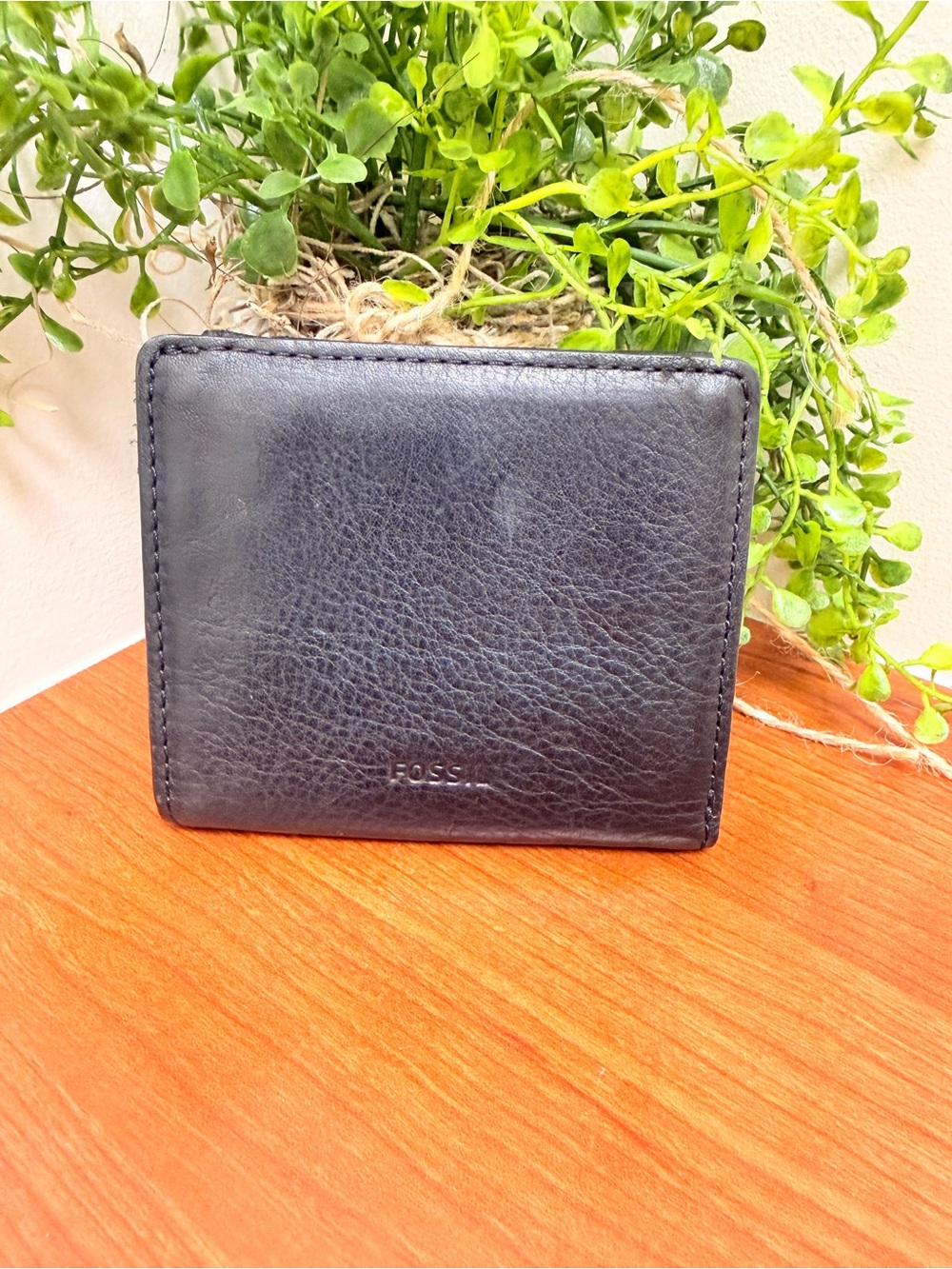 Fossil Genuine Leather Bifold Snap Button Closure Wallet Zip Coin Purse